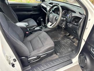 2017 Toyota Hilux - Thumbnail
