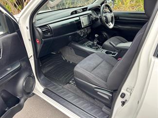 2017 Toyota Hilux - Thumbnail