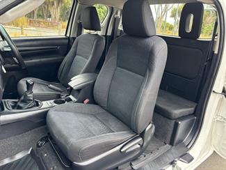 2017 Toyota Hilux - Thumbnail