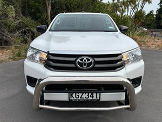 2017 Toyota Hilux - Thumbnail