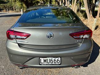 2018 Holden Commodore - Thumbnail