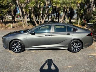 2018 Holden Commodore - Thumbnail