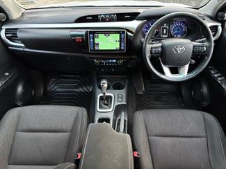 2017 Toyota Hilux - Thumbnail