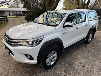 2017 Toyota Hilux - Thumbnail