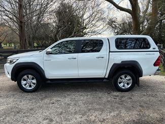 2017 Toyota Hilux - Thumbnail