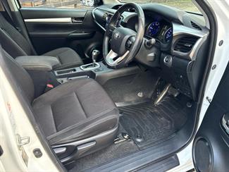 2017 Toyota Hilux - Thumbnail