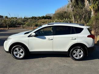 2013 Toyota RAV4 - Thumbnail