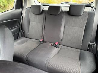 2015 Toyota Yaris - Thumbnail