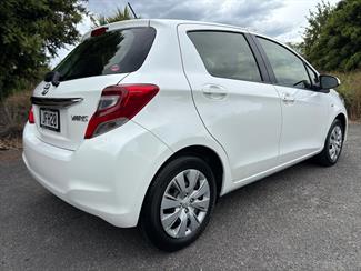 2015 Toyota Yaris - Thumbnail