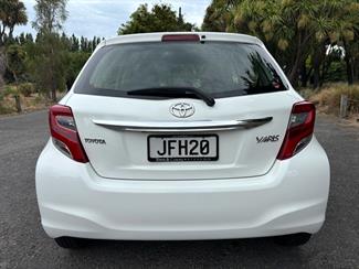 2015 Toyota Yaris - Thumbnail