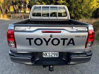 2021 Toyota Hilux - Thumbnail