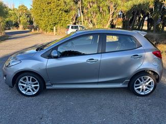 2012 Mazda 2 - Thumbnail