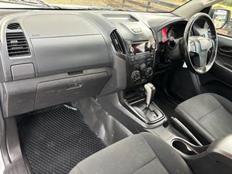 2016 Isuzu D-Max - Thumbnail