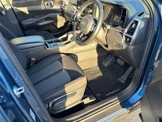 2021 Kia Sorento - Thumbnail