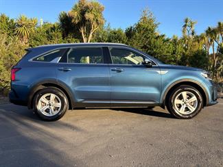 2021 Kia Sorento - Thumbnail