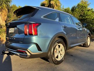 2021 Kia Sorento - Thumbnail