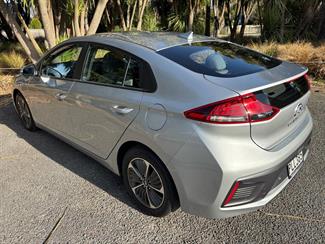 2022 Hyundai Ioniq - Thumbnail