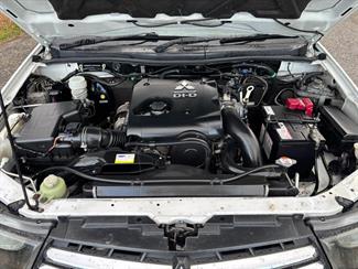 2013 Mitsubishi Triton - Thumbnail