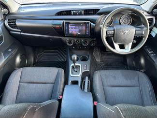 2017 Toyota Hilux - Thumbnail
