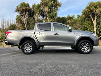 2015 Mitsubishi Triton - Thumbnail