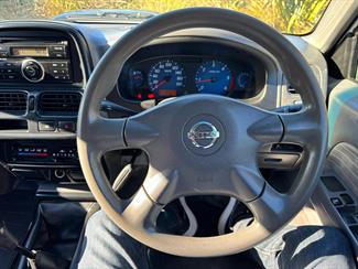 2011 Nissan Navara - Thumbnail