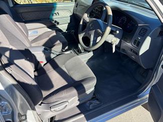 2011 Nissan Navara - Thumbnail