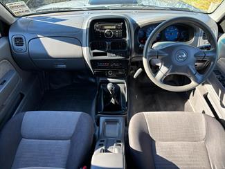 2011 Nissan Navara - Thumbnail