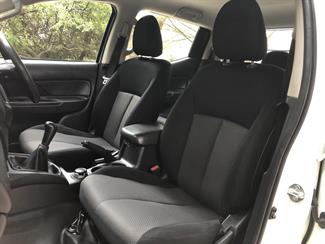 2020 Mitsubishi Triton - Thumbnail