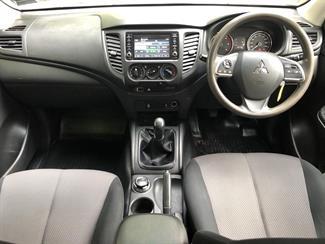 2020 Mitsubishi Triton - Thumbnail