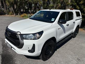 2022 Toyota Hilux - Thumbnail