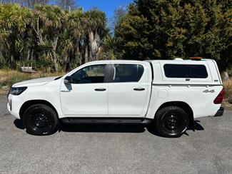 2022 Toyota Hilux - Thumbnail