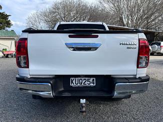 2017 Toyota Hilux - Thumbnail