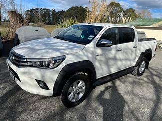 2017 Toyota Hilux - Thumbnail
