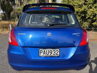 2016 Suzuki Swift - Thumbnail