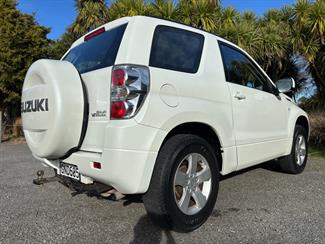 2012 Suzuki Grand Vitara - Thumbnail