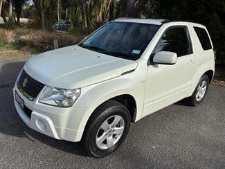 2012 Suzuki Grand Vitara - Thumbnail