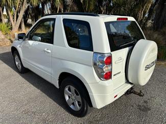 2012 Suzuki Grand Vitara - Thumbnail