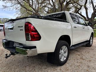 2017 Toyota Hilux - Thumbnail