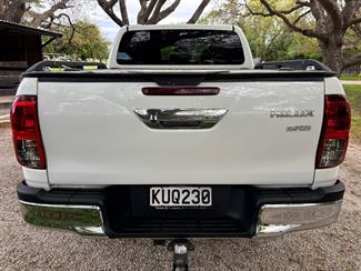 2017 Toyota Hilux - Thumbnail