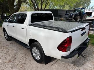 2017 Toyota Hilux - Thumbnail