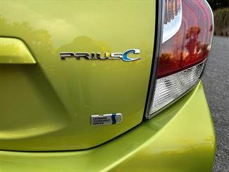 2015 Toyota Prius C - Thumbnail
