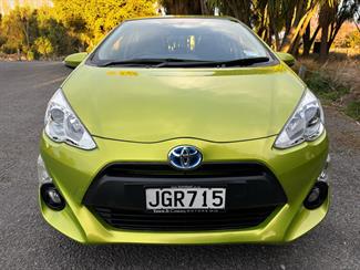 2015 Toyota Prius C - Thumbnail