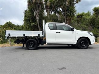 2019 Toyota Hilux - Thumbnail