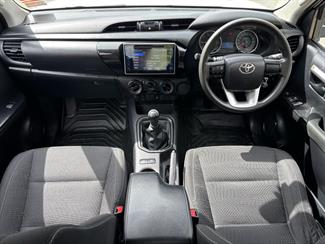 2019 Toyota Hilux - Thumbnail