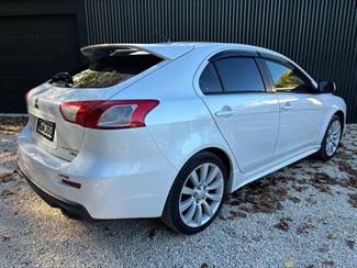 2009 Mitsubishi Galant - Thumbnail