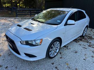 2009 Mitsubishi Galant - Thumbnail