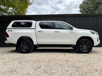 2022 Toyota Hilux - Thumbnail