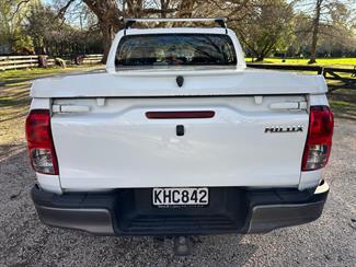 2017 Toyota Hilux - Thumbnail