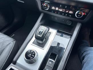 2022 Mitsubishi Outlander - Thumbnail