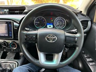 2016 Toyota Hilux - Thumbnail